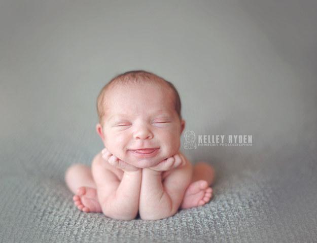 Newborns First Photo Shoot Ideas!!!!!!!!!!!!!!Really Cute!!!!!!!!!!!