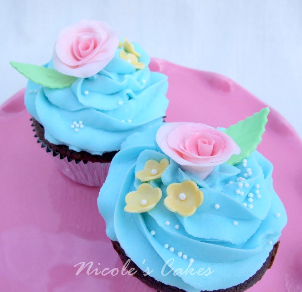 Pretty And Unique Cupcakes 