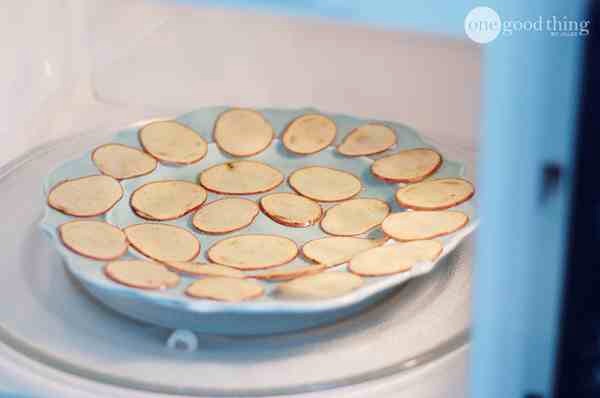 🔥✨How To Make Microwave Potato Chips & How To Make Sour Cream Onion Dip✨🔥👌😋