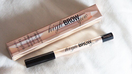 6. Always apply your brow pencil or powder to the upper portion of the eyebrow to lift your face up.