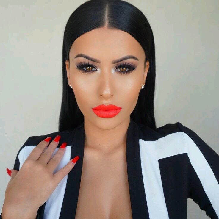 Beautiful Makeup With Orange Like Lip Color