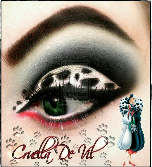 Beautiful Disney inspired makeup.