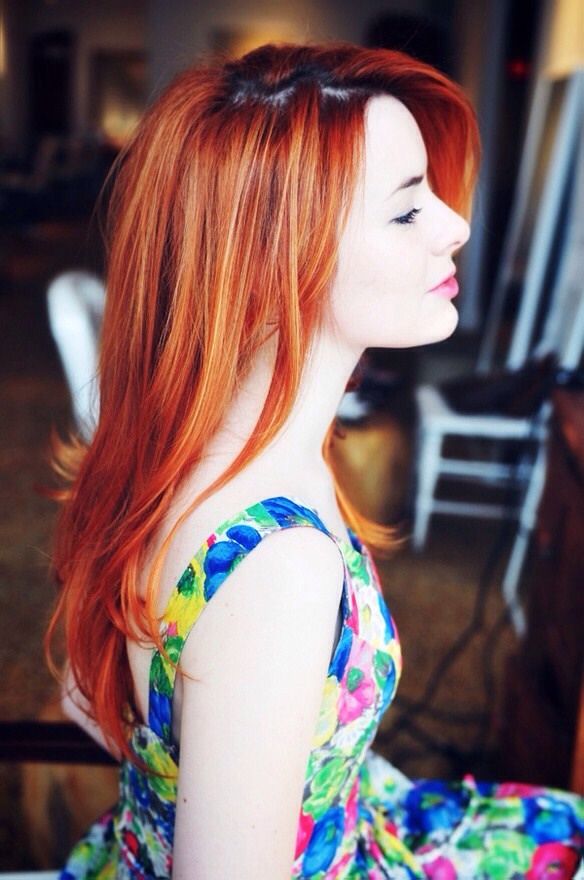 14. GO WITH BOLD COLORS: Just like with everything else our beauty tips for pale skin suggest you go bold. Your light complexion means you can pull off red and coral colors. Don’t feel overwhelmed by the thought. Try adding a few more bold colors to your wardrobe.