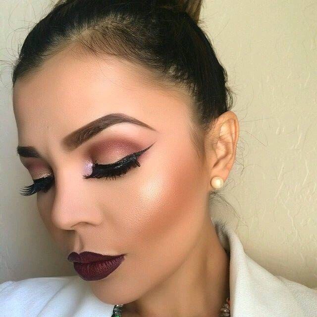 Beautiful Makeup And Lip Color 😍