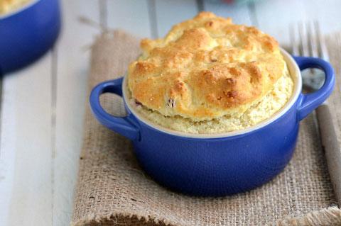 Mini Turkey Pot Pies 

Biscuit mix makes these mini pot pies a breeze to throw together for a quick meal. 

http://chefmom.sheknows.com/articles/971425/easy-mini-turkey-pot-pies