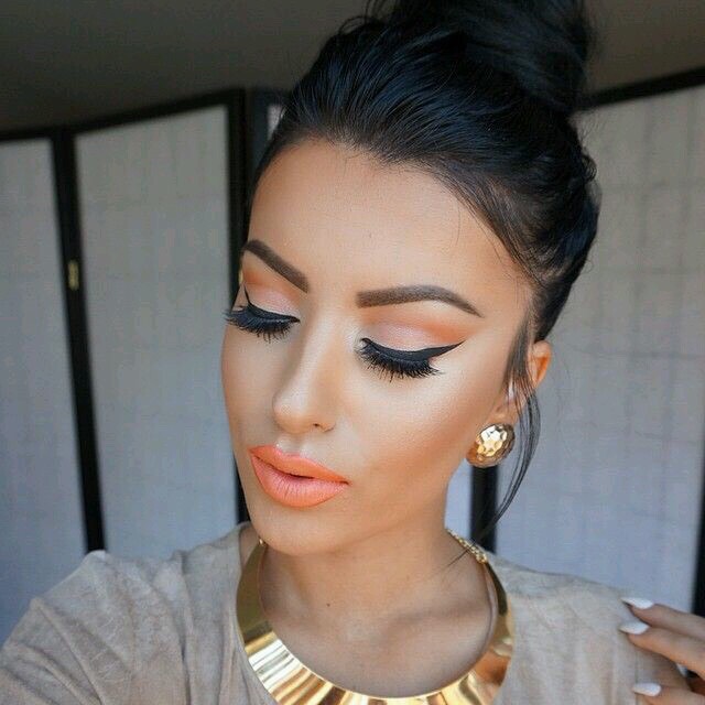 Beautiful Makeup With Orange Like Lip Color