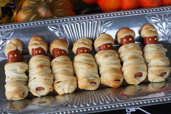 Mummy Dogs

http://www.ourbestbites.com/2011/10/easy-halloween-party-food/