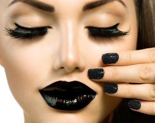 Tips To Rocking Dark Lips 