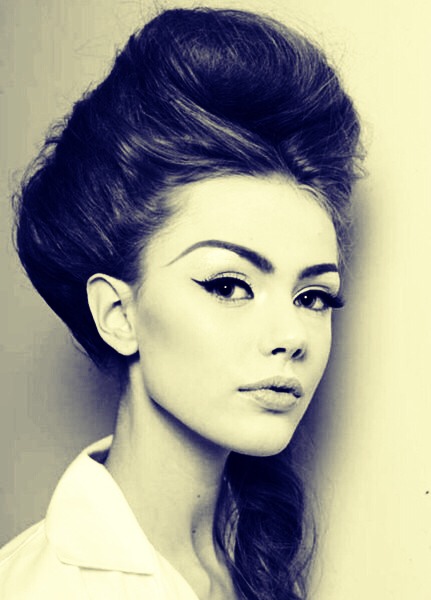 6. ANGLED EYEBROWS