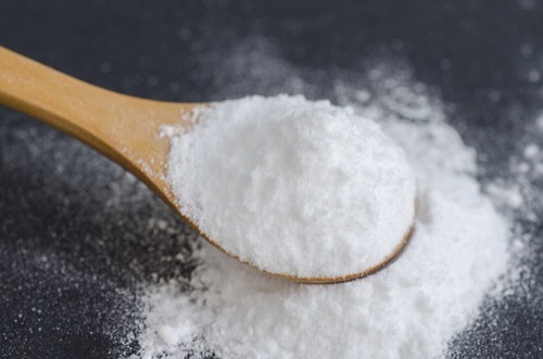 5. Baking soda
All these hair preparations can leave so unwanted built up. If your hair does not feel clean or gets weighed down, try to use baking soda to get rid of this feeling. All that you need are two tablespoons of baking soda and a half cup of water.