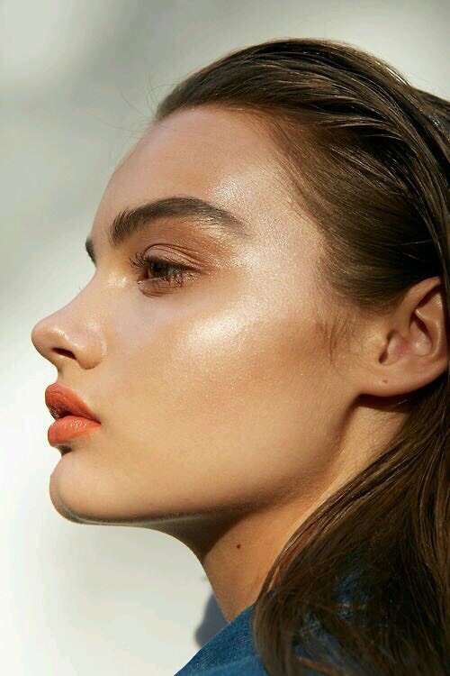 Beautiful Makeup With Orange Like Lip Color