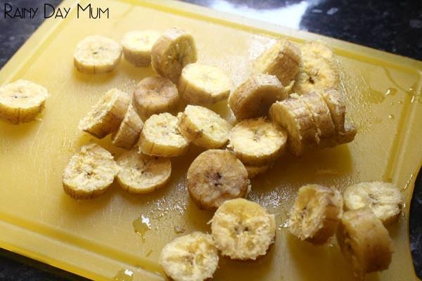 Once the 25 minutes are up, put the plantain on a chopping board and then cut it into thin slices.
