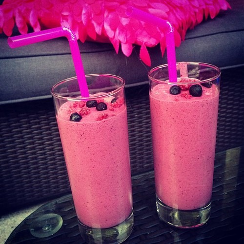Explosion of rasberries.
So much delicious that you can replace wine by this smootie! Good for your skin.