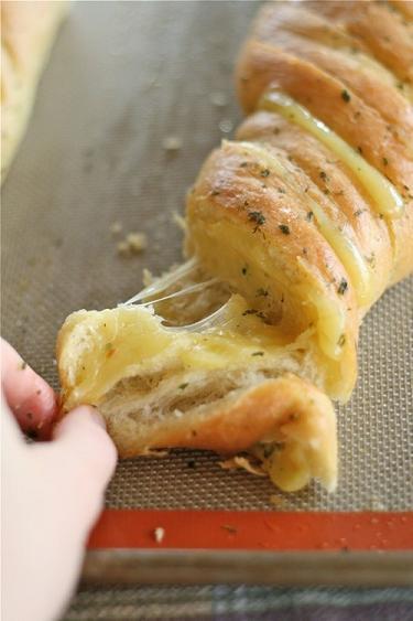 Hasselback Garlic Cheesy Bread