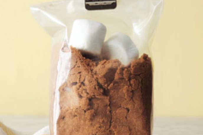 Prevent clumping:
Add marshmallows to keep your brown sugar from clumping.