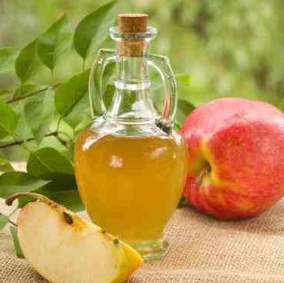 7. Apple Cider Vinegar
It might sound like it would sting, but apple cider vinegar will actually provide the relief you need from sunburn. Just add a cup to your bath water or apply it like an astringent with a cotton swab.

