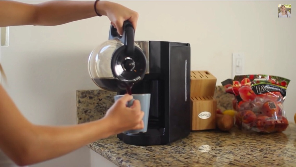2. Saving Time🕐
Buy a delayed coffee maker, there are around $17-$80 and you can find the cheaper one's at Target or Amazon.
Anyways, this product will let you set the time you want your coffee to be ready so that way in the morning you can save time and have it already ready!