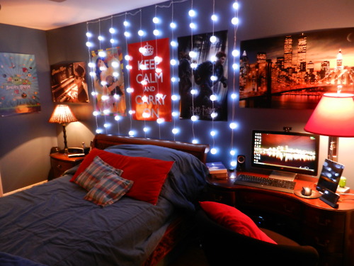 decorate your room to were you feel comfrtable
get your junk food out
push play on the movie you want i suggest netflix ππΈ
and enjoy your movie night
