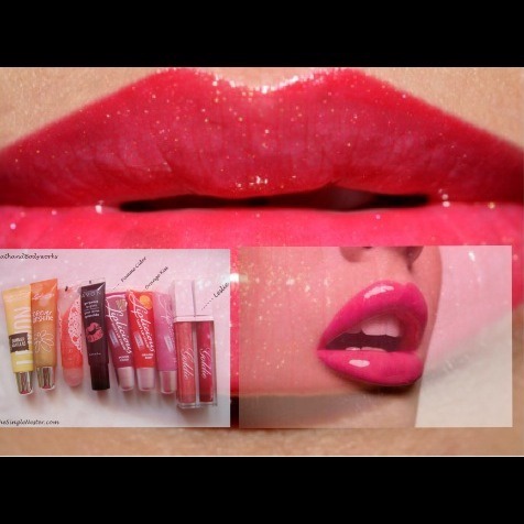 🌸 Apply a lipgloss of either the same color lipstick, or a clear gloss, to the top part of the Cupid's bow and the center of the bottom lip. This gives you a fuller pout.