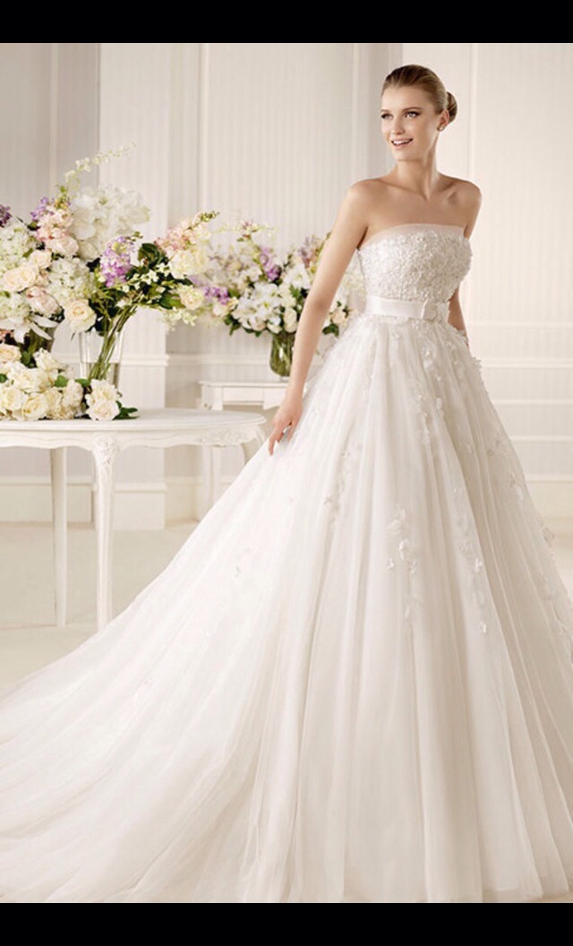 Beautiful Wedding Dresses UNDER $500! π #tipit