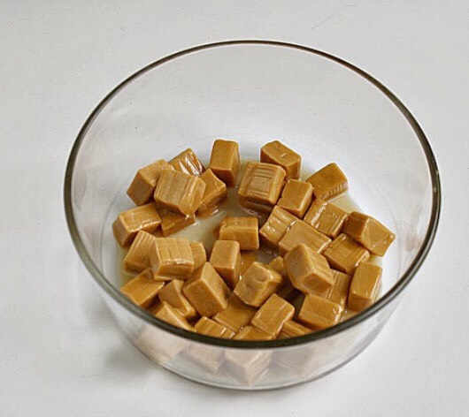 Caramel Apple Nachos 