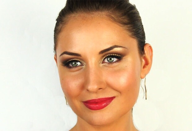 Cut Crease Makeup – Tutorial For Hooded, Deep Set Or Small Eyes.