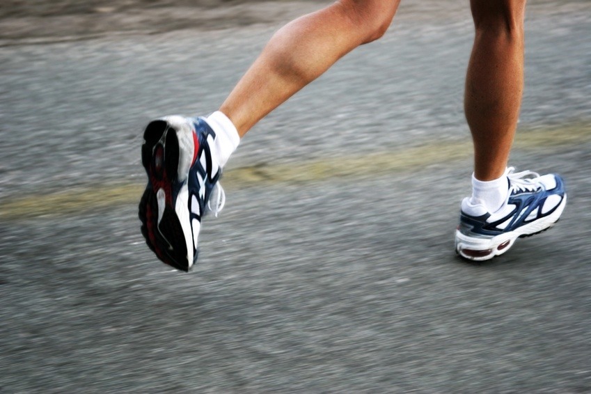 Alternating between high intensity and low intensity bouts of speed scorches pounds.