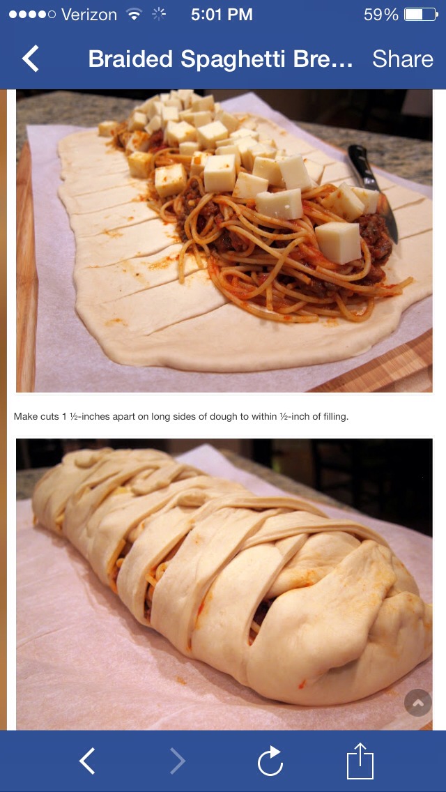 Spaghetti And Garlic Bread In one 