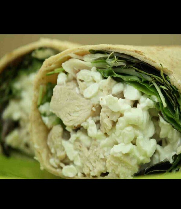 lunch : grilled chicken wrap on a 100% wheat tortilla, with cottage cheese & spinach.