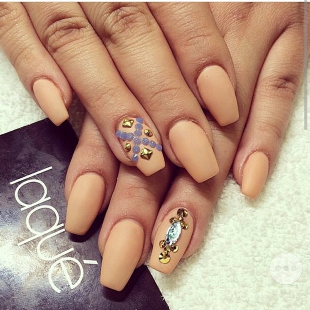 Amazing Nude Nails π