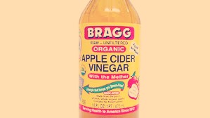 Add a cup of ACV to your bath and soak for 10 minutes.... Soothes sunburn discomfort. !