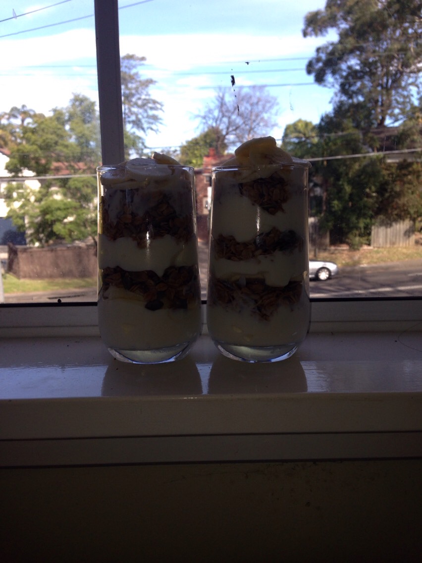 You can eat it with yougurt and fruit like banana and berries ! So enjoy your yummy healthy granola 😋😍