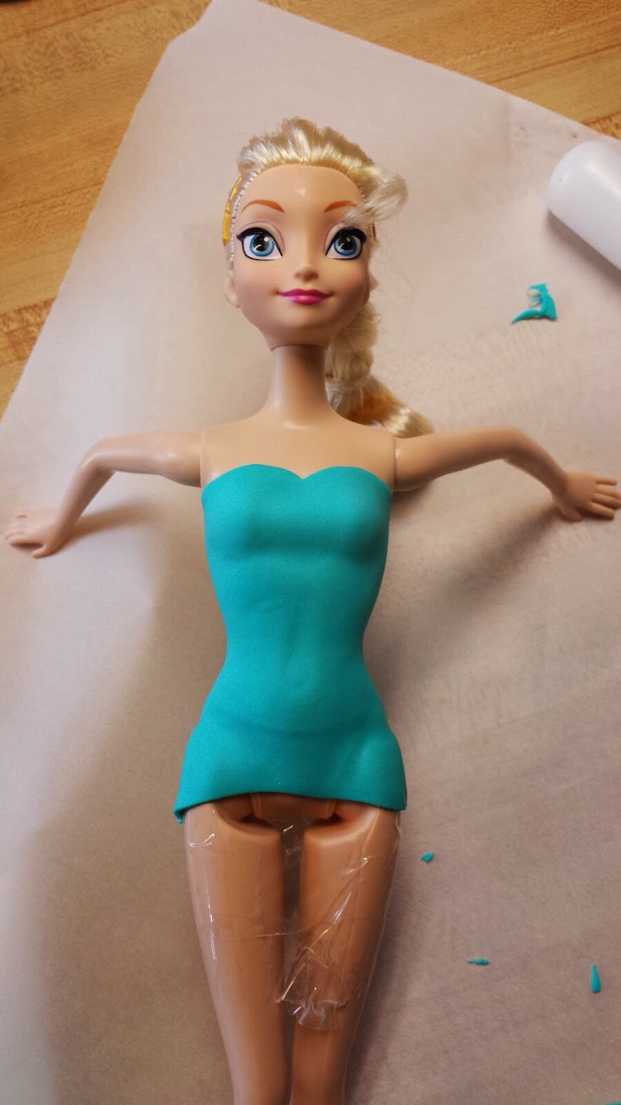 Awesome Tutorials On Doll Cakes. And Step By Step Elsa's Let It Go Cake. 😘