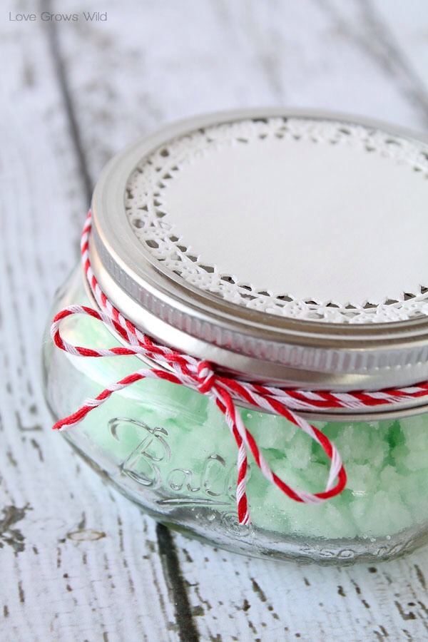 DIY MINT SUGAR SCRUB & HOLIDAY GIFT IDEAS