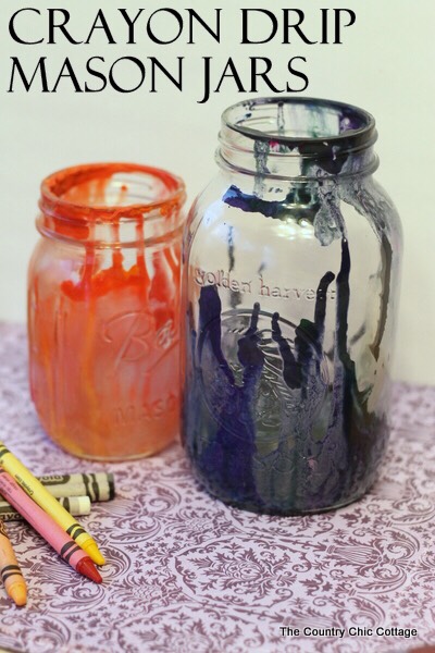 Cute and fun things to do with your kids. Just simple melted crayons in the jar. Can make it bright and cheery to have your kids give it as a homemade gift. 