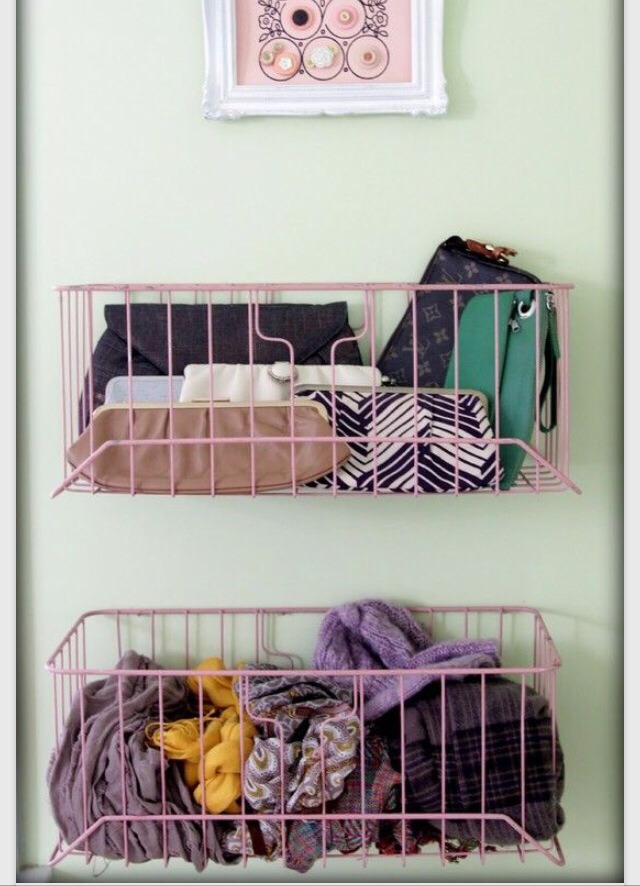 Out baskets on the wall to keep more organised. 