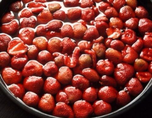Rinse strawberries in vinegar. Swirl berries in a mixture of one part vinegar to 10 parts water. Drain, rinse and put in the fridge and voila! you can enjoy your strawberries for nearly 2 weeks longer. The solution is diluted enough so you won’t taste the vinegar.