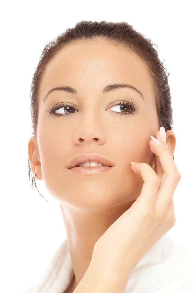 PREVENTS ACNE & PIMPLES
The benefits for your skin just keep on coming. Hot water deep cleanses your body and eliminates the root causes of acne-related infections