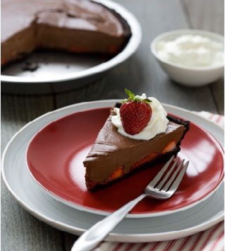 No Bake Chocolate Strawberry Pie