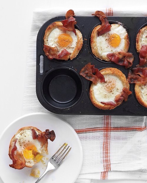 Bread on the outside then bacon then an egg