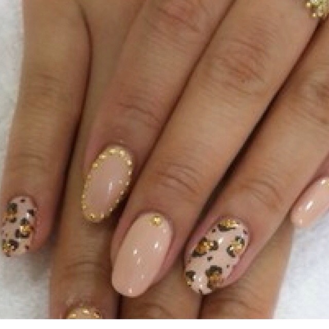 Amazing Nude Nails π