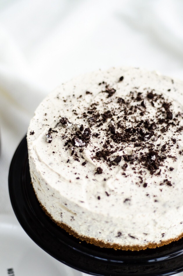 Refrigerate for at least 6 hours or overnight for best results.

Remove from refrigerator before serving and gently remove from the pan. Top with some extra oreo crumbs before serving.
