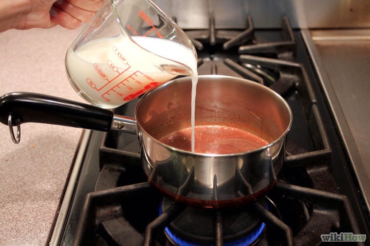 Pour in the rest of the milk and stir until it's nice and frothy☕️