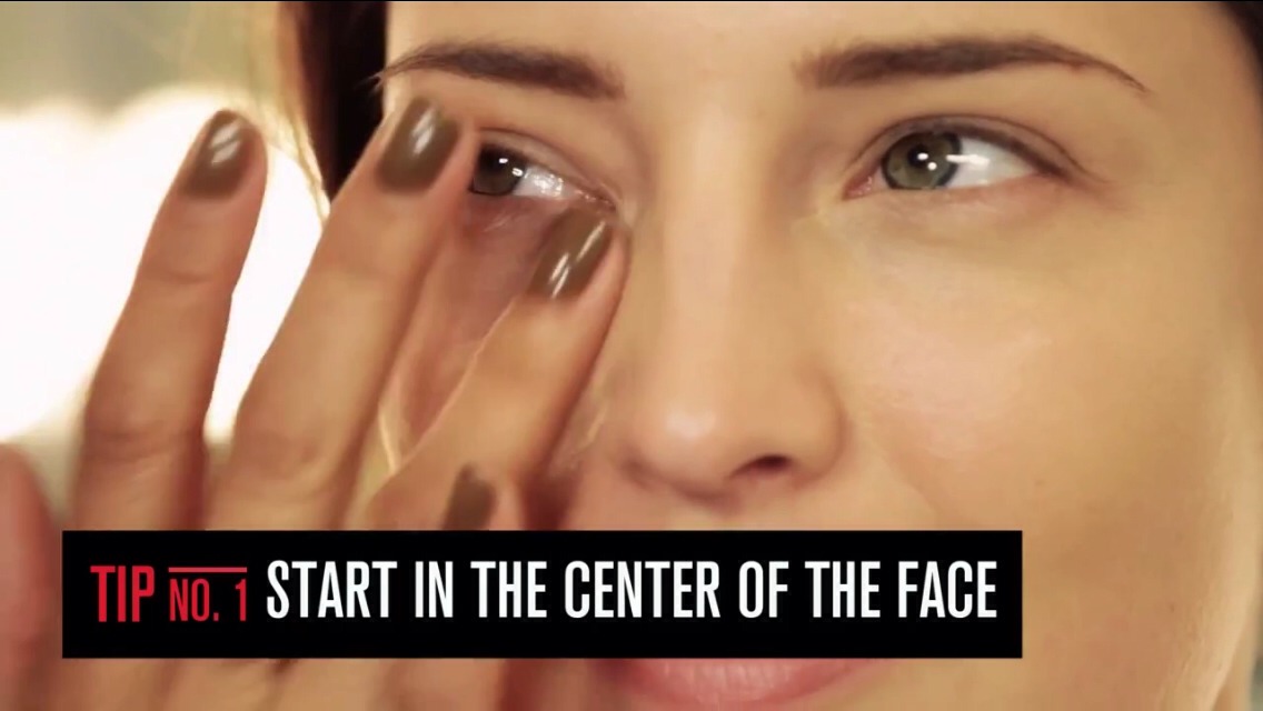 Double click to zoom out & read about the 3 basic tips on applying foundation :)