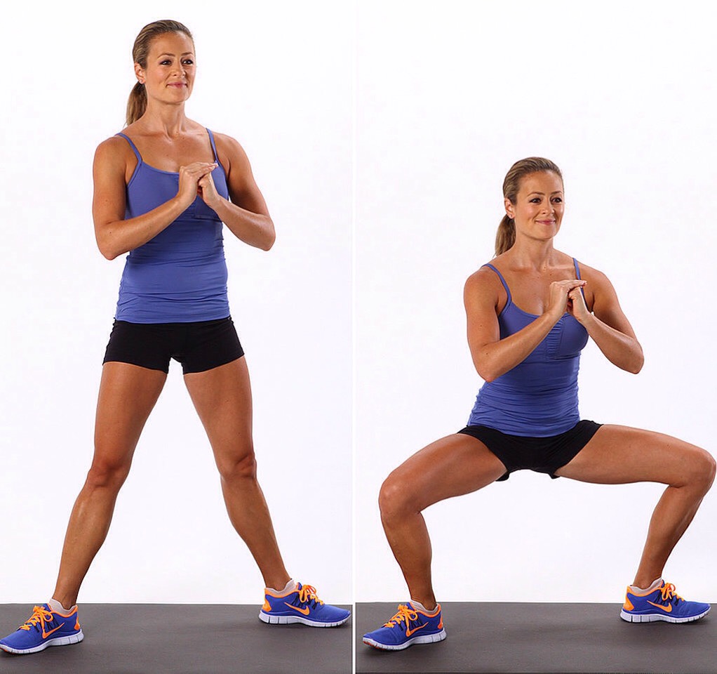 30 pliรฉ squats