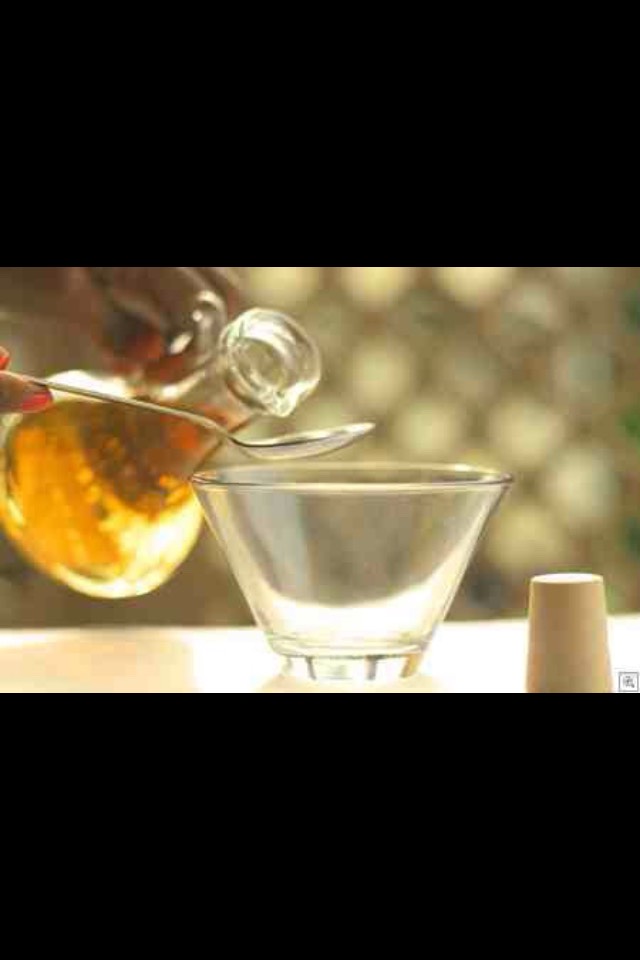 Steps: 

Put one teaspoon of Apple cider vinegar  in a bowl.
