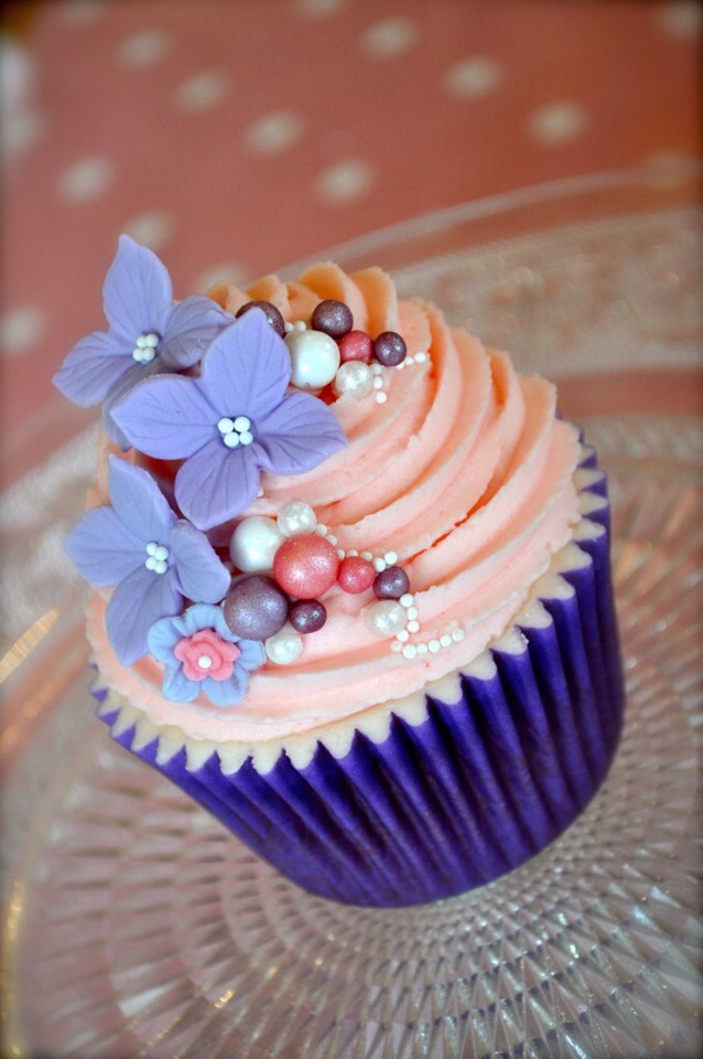 Pretty And Unique Cupcakes 