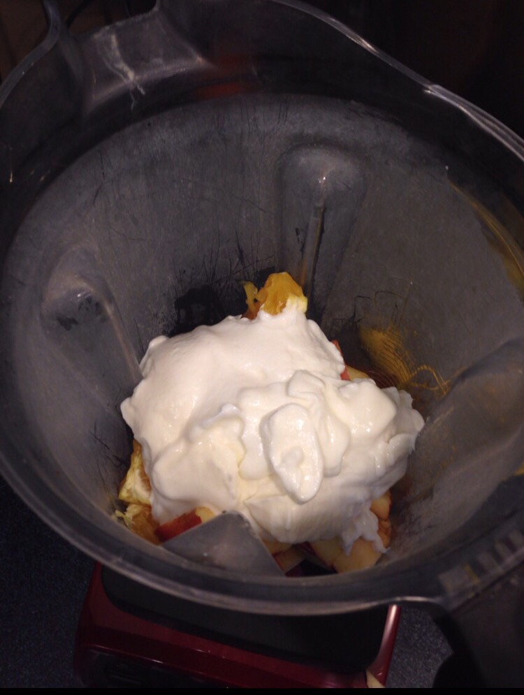 1 cup of vanilla Greek yogurt