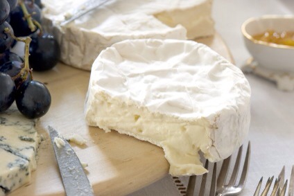 Soft Cheese
Soft cheeses, like brie and gouda, can also be great sources of probiotics. Spread it on crackers or add it to savory tarts and pies.