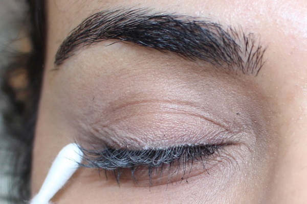 baby powder makes your lashes look longer 
